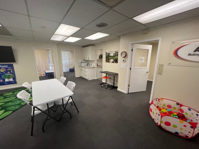 More Photos Of 5637 N Pershing Ave, Stockton Medical For Lease