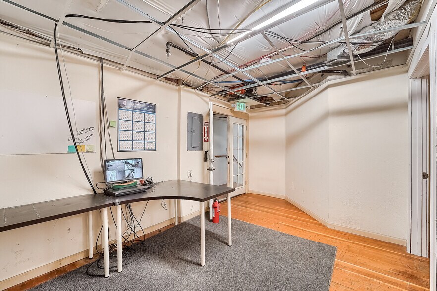 More Photos Of 611 2nd Ave, Longmont Showroom For Sale