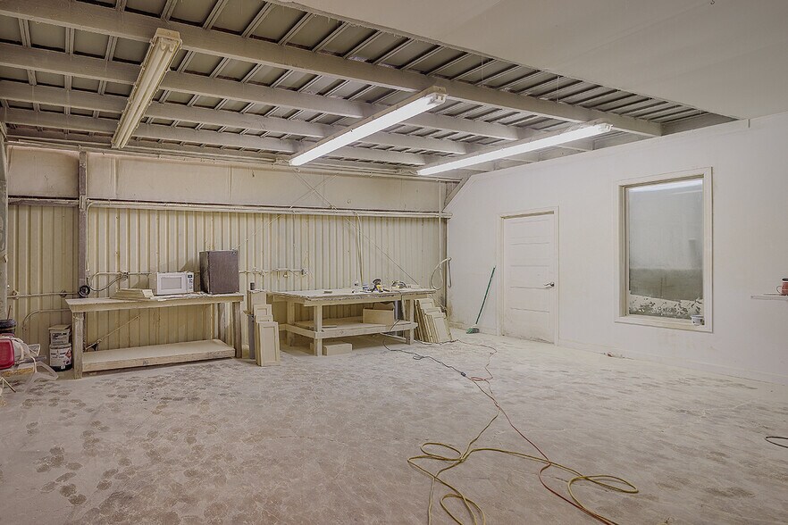 More Photos Of 1406-1420 Telephone Rd, Houston Showroom For Lease