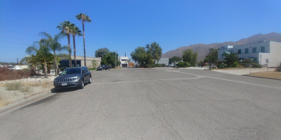 More Photos Of 6131 Quail Valley Ct, Riverside Manufacturing For Sale