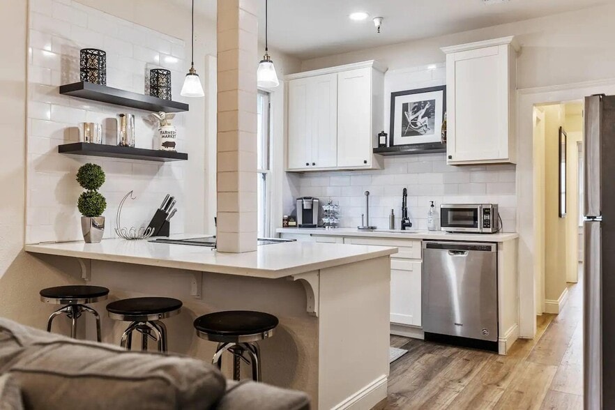 More Photos Of 1106 G St, Sacramento Multifamily For Sale