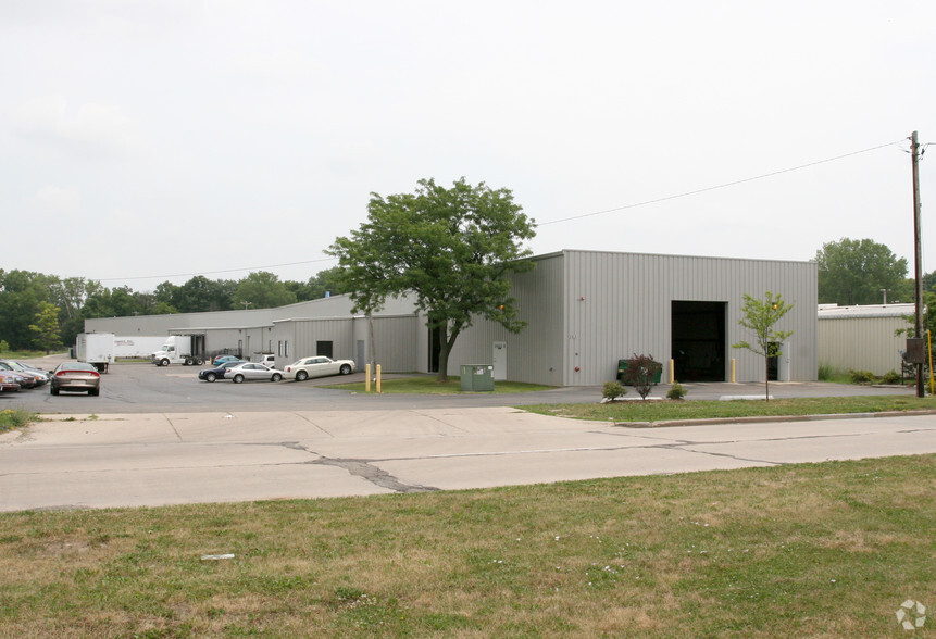 Primary Photo Of 2955 Packers Ave, Madison Warehouse For Lease