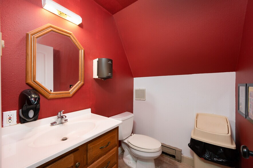 More Photos Of 2711 W College St, Bozeman Restaurant For Sale