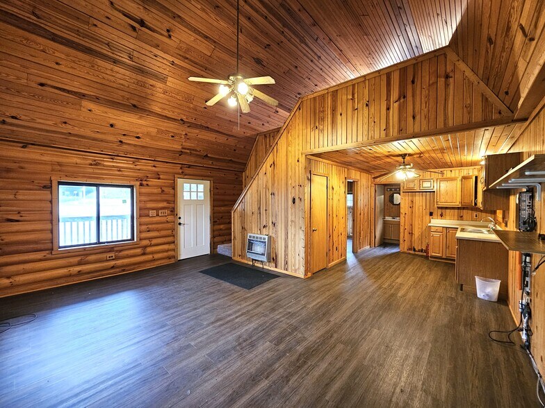 More Photos Of 513 PA-492, New Milford Office Residential For Lease
