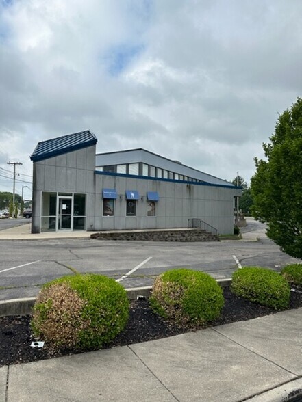 More Photos Of 10 Southmoor Cir N, Kettering Medical For Sale