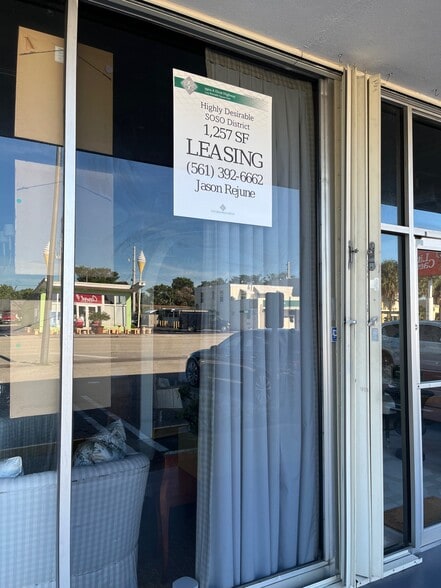 More Photos Of 5900-5904 S Dixie Hwy, West Palm Beach Storefront Retail Office For Lease