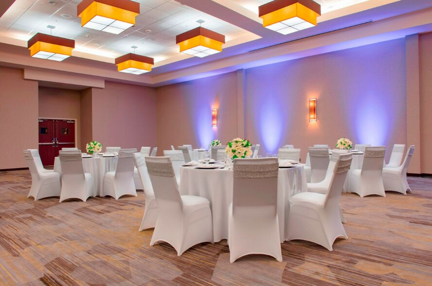 More Photos Of 1721 E Central Texas Expy, Killeen Hotel For Sale