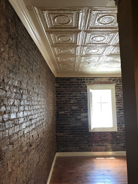 More Photos Of 112 E Louisiana St, McKinney General Retail For Lease