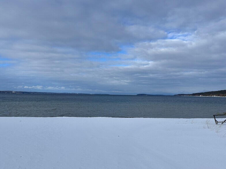 More Photos Of 841 E Front St, Traverse City Hotel For Sale