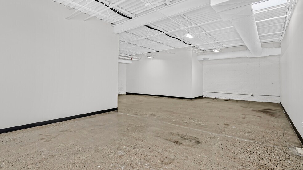More Photos Of 4256 W Diversey Ave, Chicago Warehouse For Lease