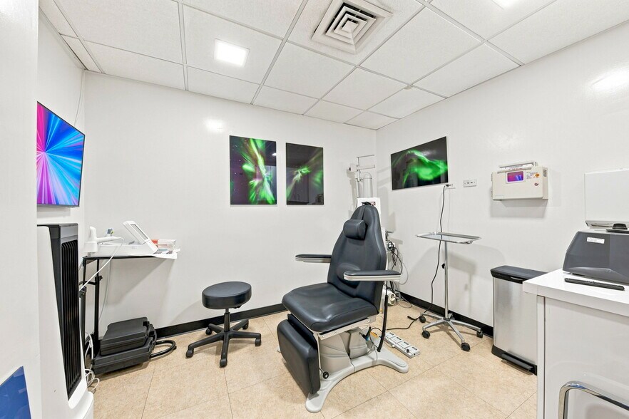 More Photos Of , New York Office For Sale