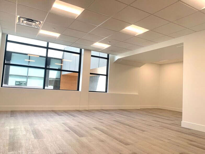 More Photos Of 3030 Pandosy St, Kelowna General Retail For Lease