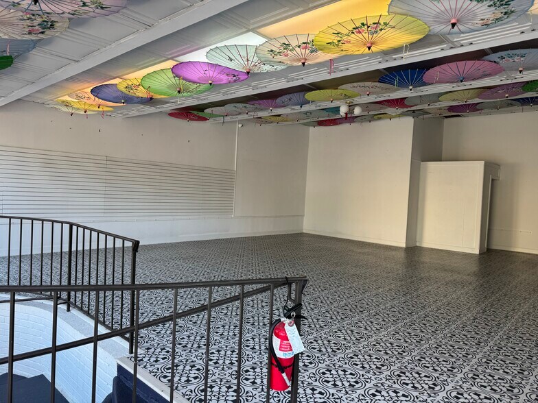 More Photos Of 164 NW Broad St, Southern Pines Office For Lease