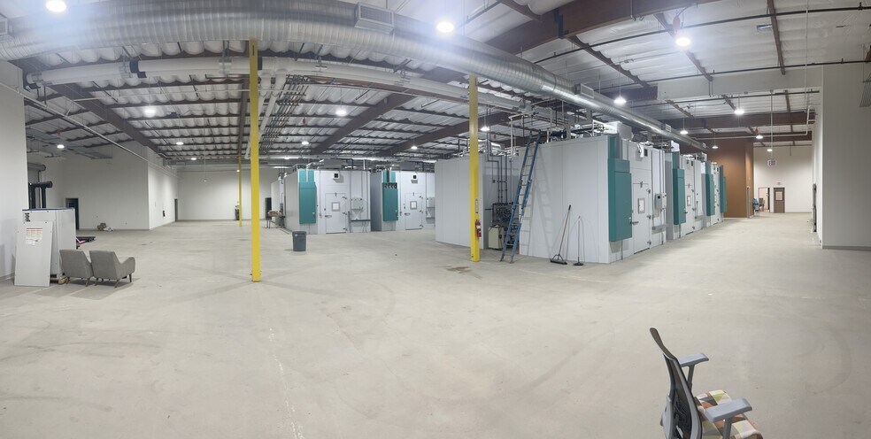 More Photos Of 6395 Cindy Ln, Carpinteria Manufacturing For Lease