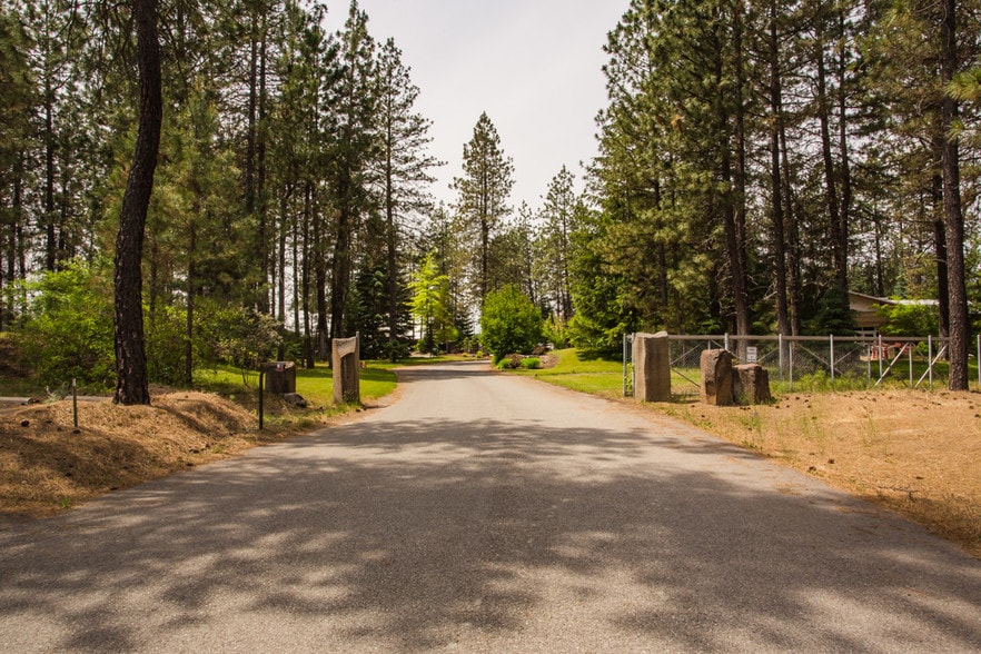More Photos Of 14617 N Newport Hwy, Mead Religious Facility For Sale