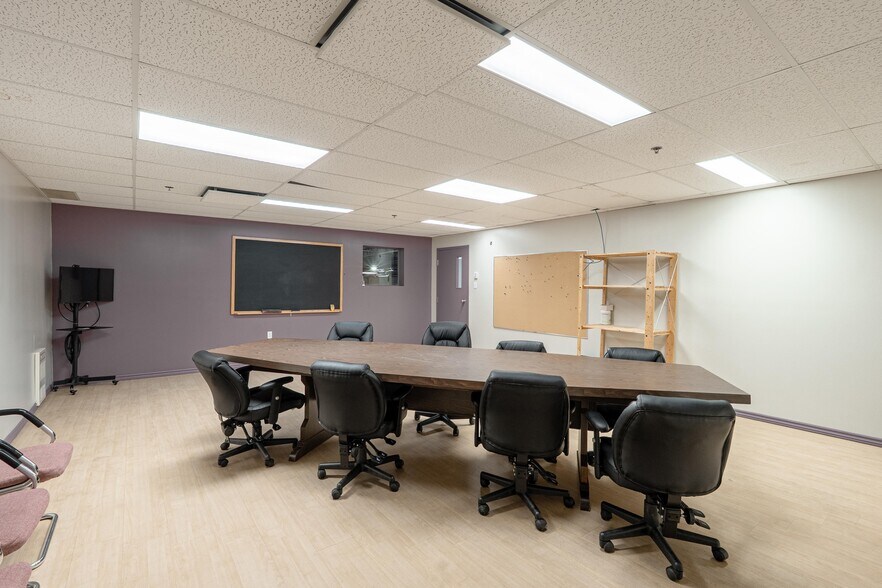 More Photos Of 60 Rue Sheard, Coaticook Industrial For Sale