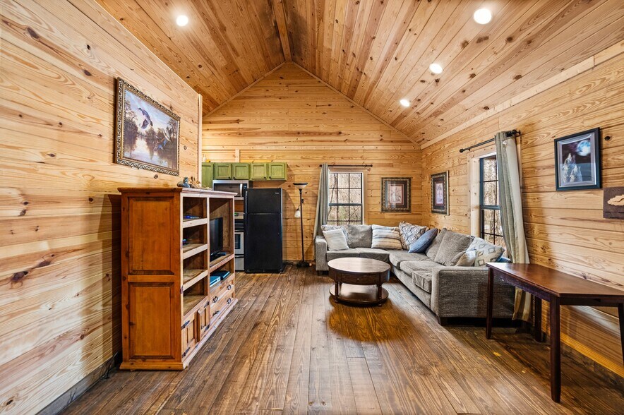 More Photos Of 54 Indian Creek Rd, Woodworth General Retail For Sale