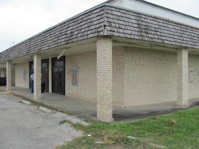 More Photos Of 1703-1821 NW Frontage Rd, Beeville Storefront For Sale