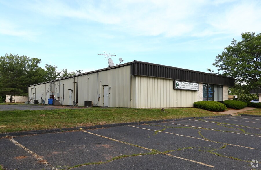 More Photos Of 9-17 Webster Square Rd, Berlin Freestanding For Lease