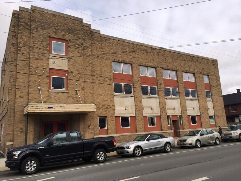 Primary Photo Of 606 6th St, Niagara Falls Office For Lease