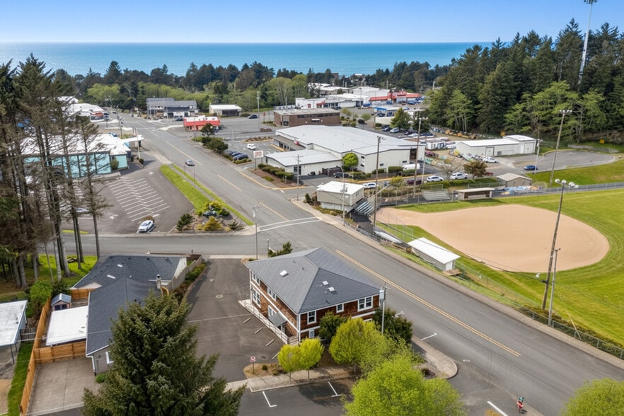 More Photos Of 2210 NE 22nd St, Lincoln City Office For Lease