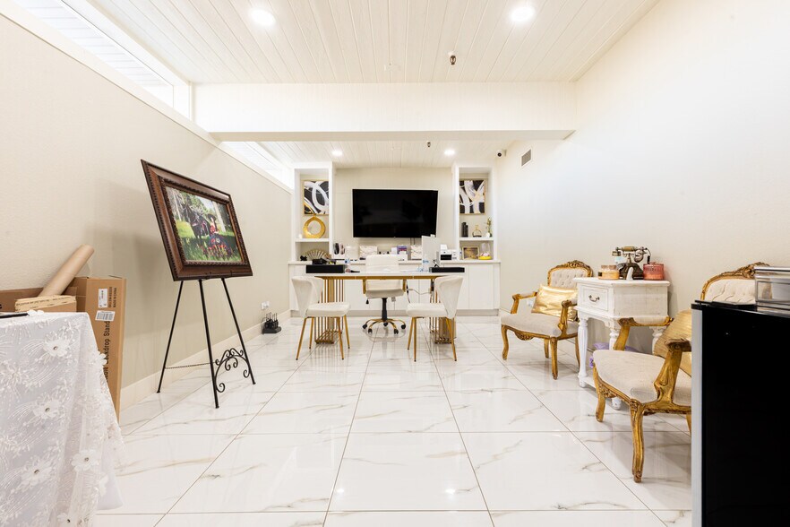 More Photos Of 155 Sheridan Blvd, Lakewood Freestanding For Sale