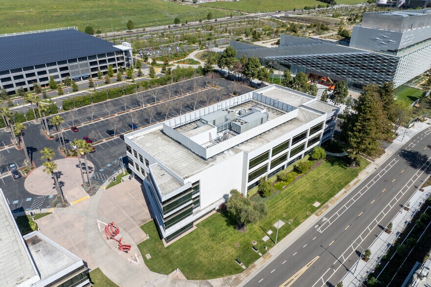 More Photos Of 1376 Bordeaux Dr, Sunnyvale Office For Lease