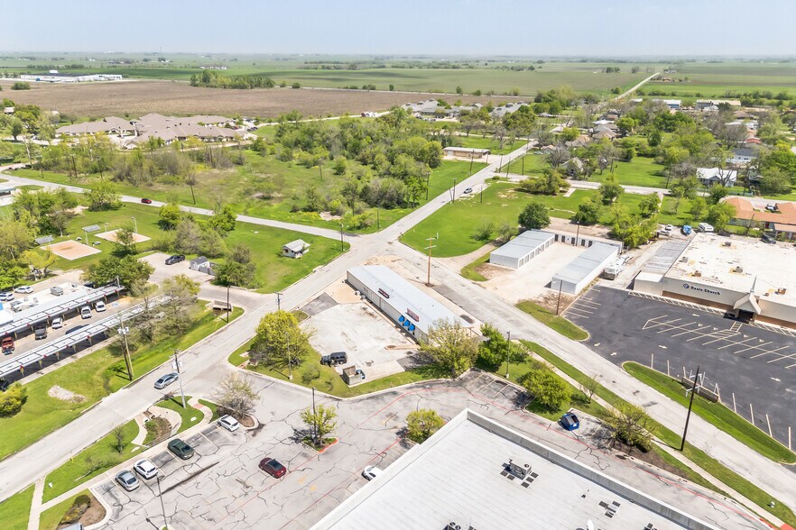 More Photos Of 1611 Old Granger Rd, Taylor Office For Lease