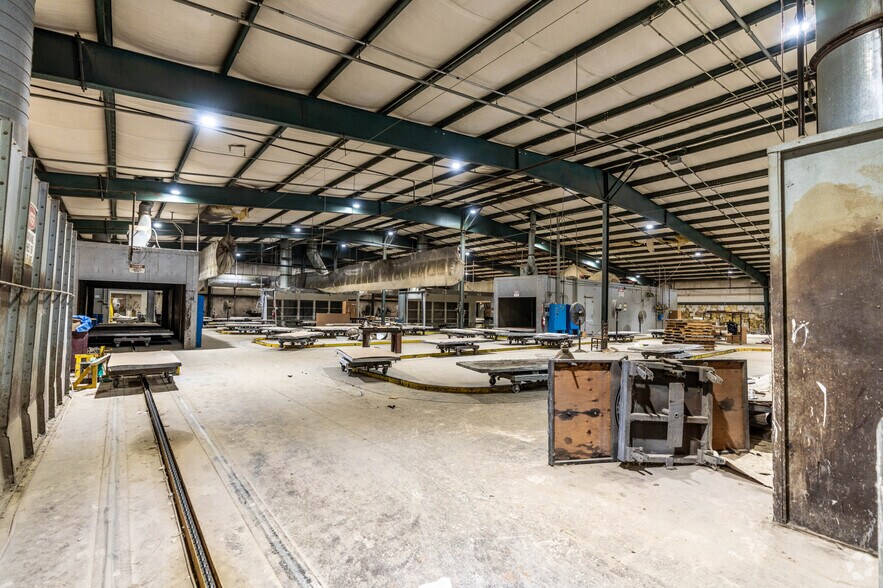 More Photos Of 4669 Mount Sharon Rd, Greenbrier Industrial For Lease