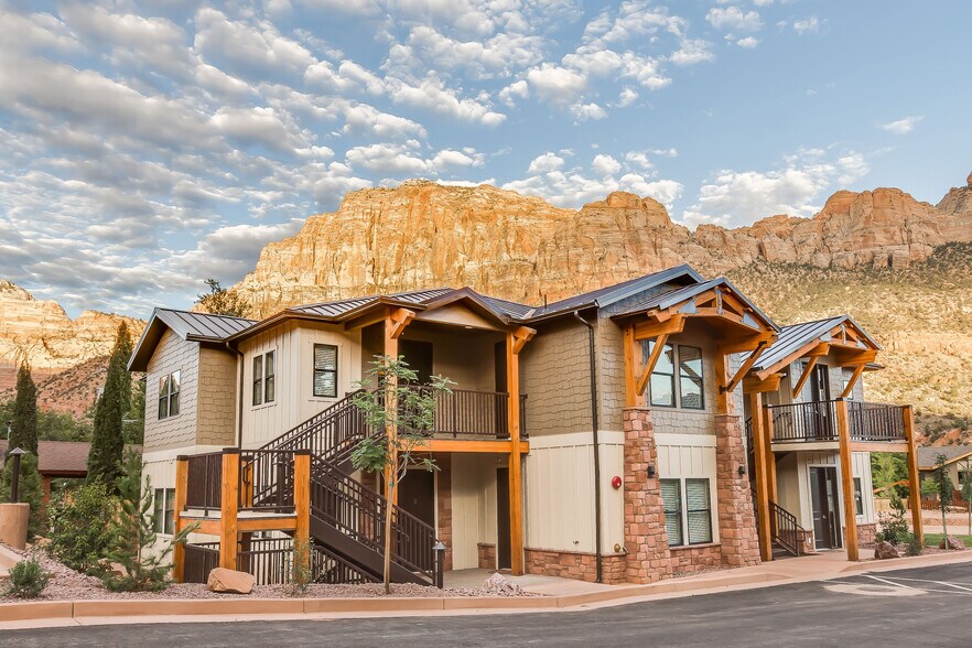 More Photos Of 1101 Zion Park Blvd, Springdale Specialty For Sale