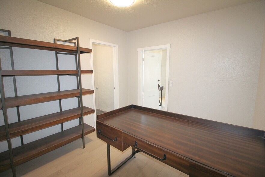 More Photos Of 1500 Wyoming Ave, El Paso Auto Repair For Sale