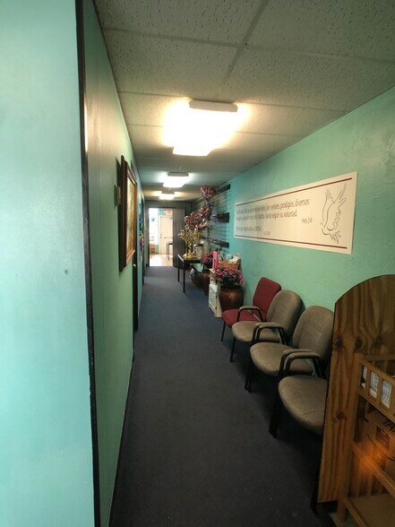 More Photos Of 923 S 21st Ave, Hollywood General Retail For Sale