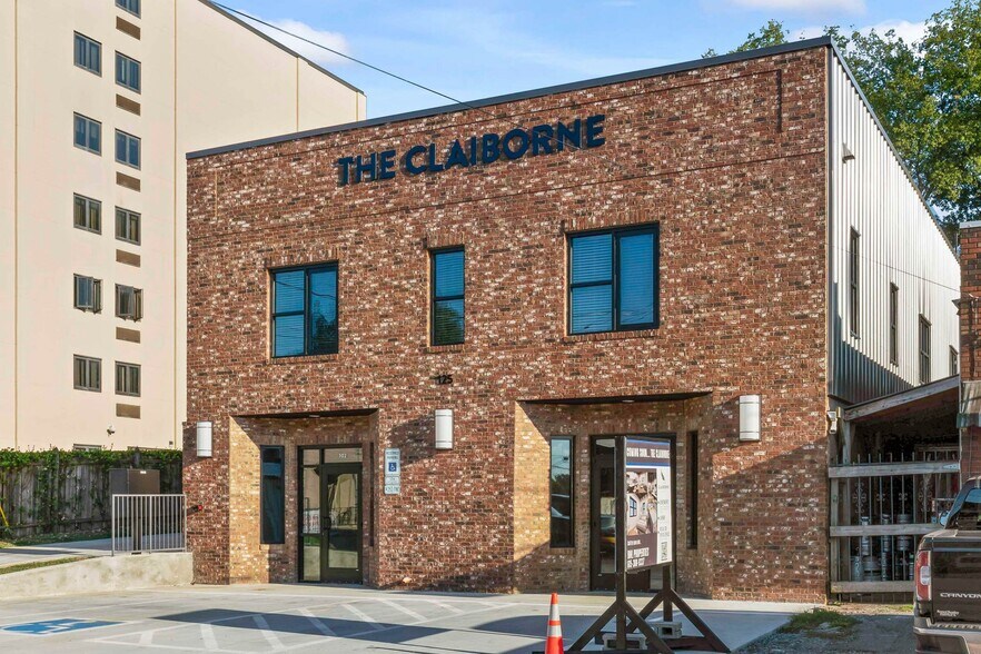 More Photos Of 125-127 E Prince St, Gallatin Storefront Retail Residential For Lease