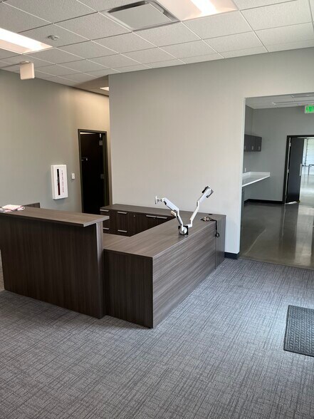 More Photos Of 5501 NW Beaver Dr, Johnston Research And Development For Lease