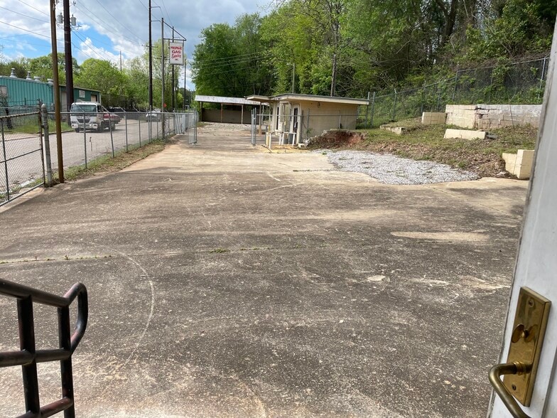 More Photos Of 120 Peters St, Lagrange Office For Sale