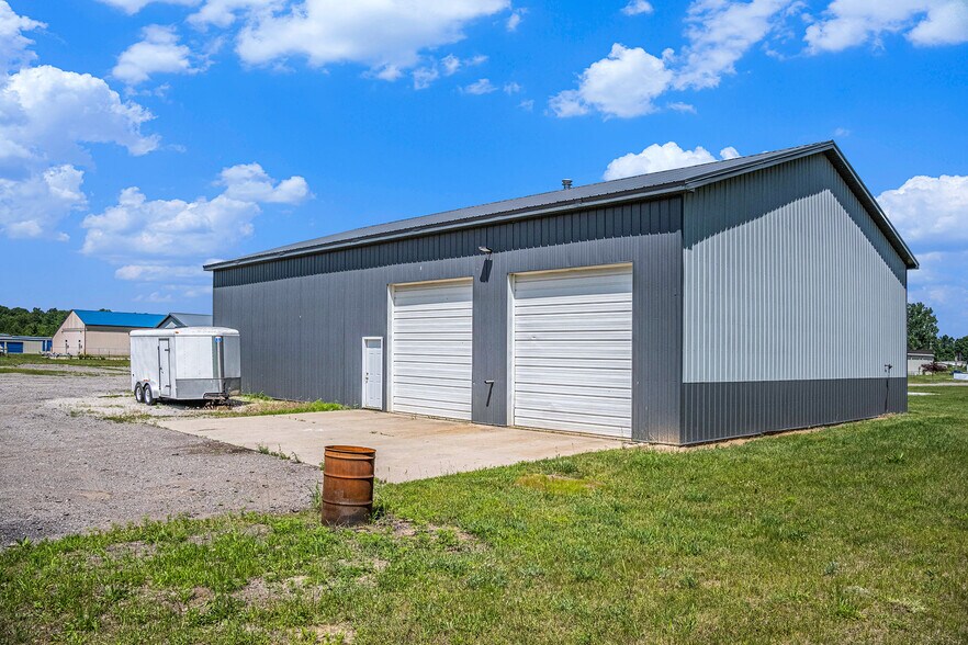 More Photos Of 9486 S Meridian Rd, Clarklake Light Manufacturing For Sale