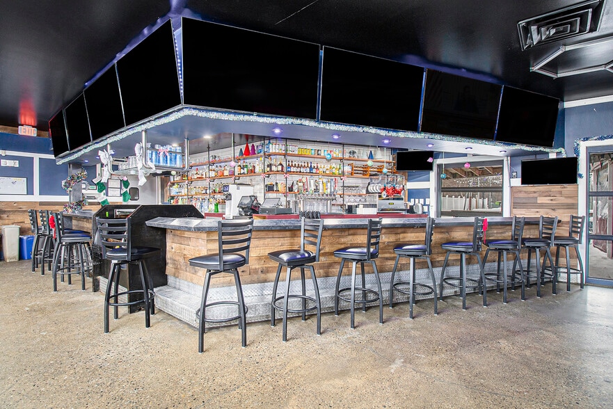 More Photos Of 5153 Fenton Rd, Flint Restaurant For Sale