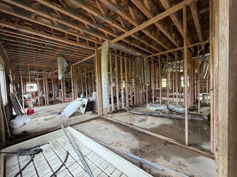 More Photos Of 20550 Townsen Blvd, Humble Flex For Sale