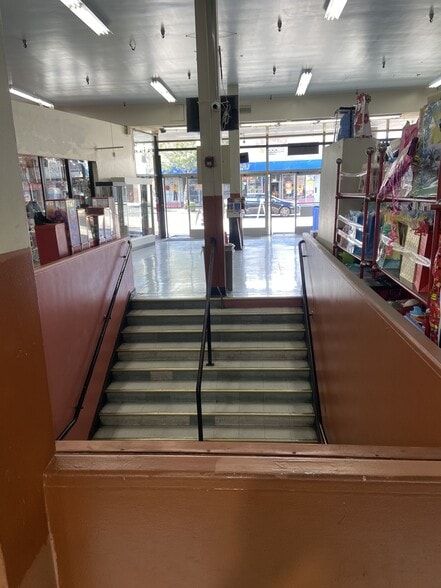 More Photos Of 10933 Main St, El Monte General Retail For Lease