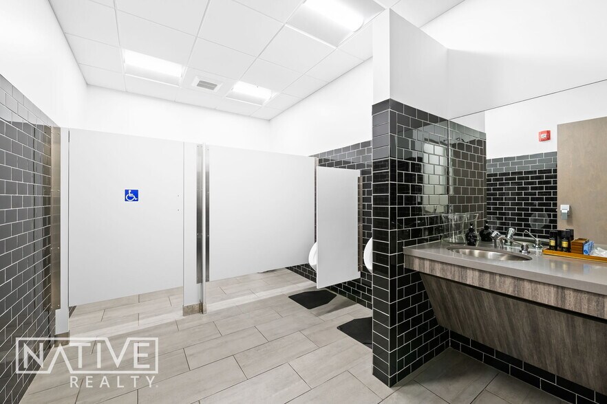 More Photos Of 1471 NE 26th St, Wilton Manors Office Residential For Sale
