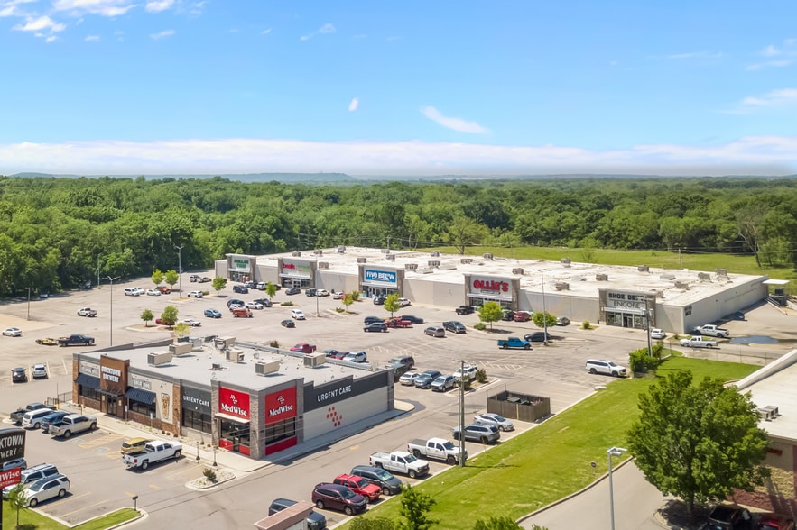 Primary Photo Of 501 SE Washington Blvd, Bartlesville Storefront For Sale