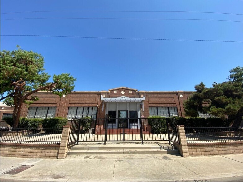 More Photos Of 1431-1441 W 2nd St, Pomona Manufacturing For Sale
