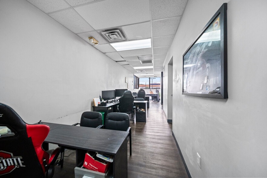 More Photos Of 5250 E Main St, Columbus Auto Dealership For Lease