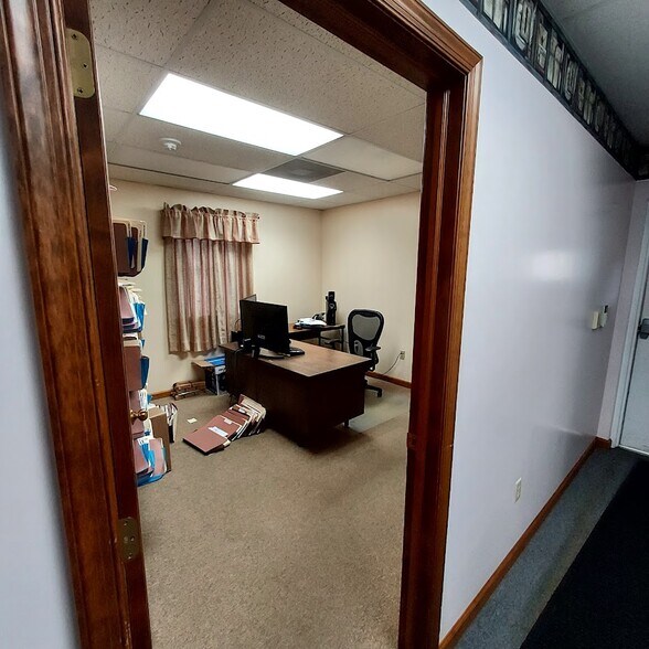 More Photos Of 335 Main St, Mcsherrystown Office For Lease