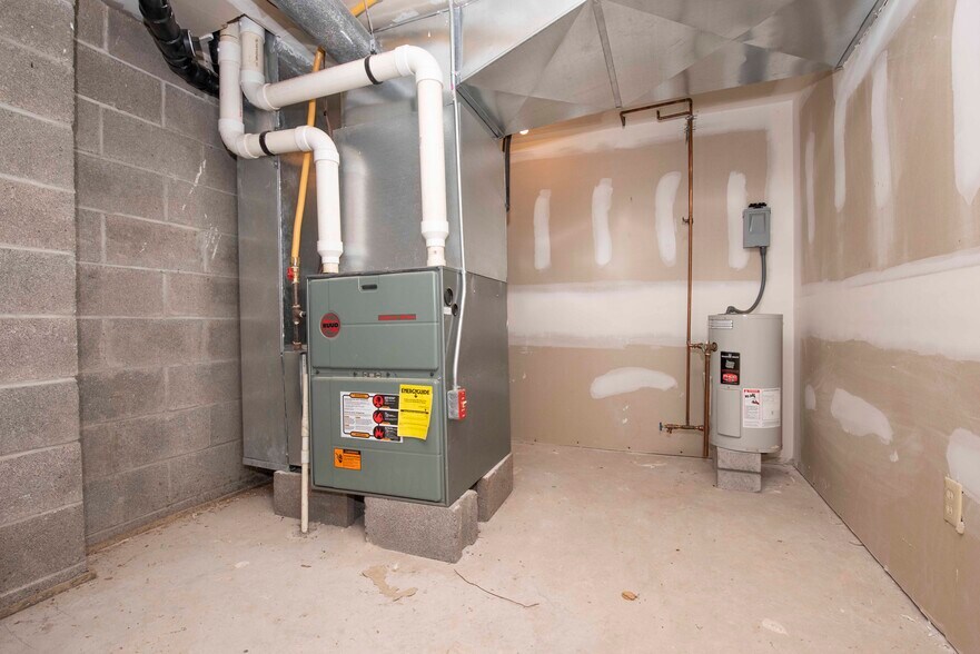 More Photos Of 17-19 S Main St, Manville Loft Creative Space For Sale