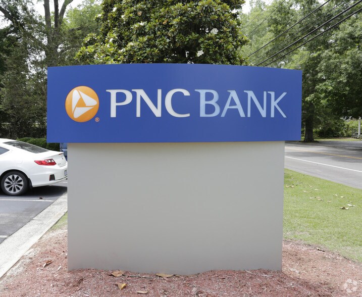 More Photos Of 505 S Main St, Laurinburg Bank For Lease