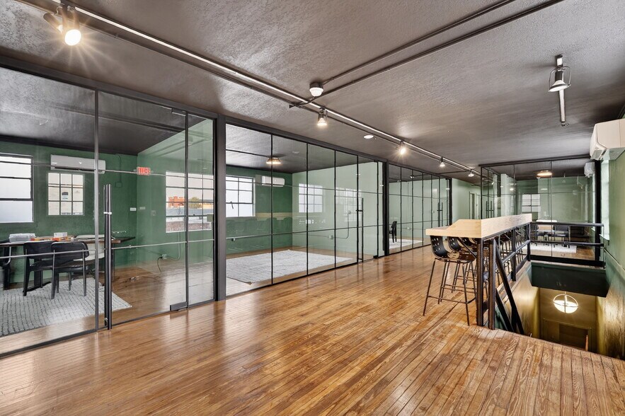 More Photos Of 103 S 2nd St, Leesburg Office For Lease