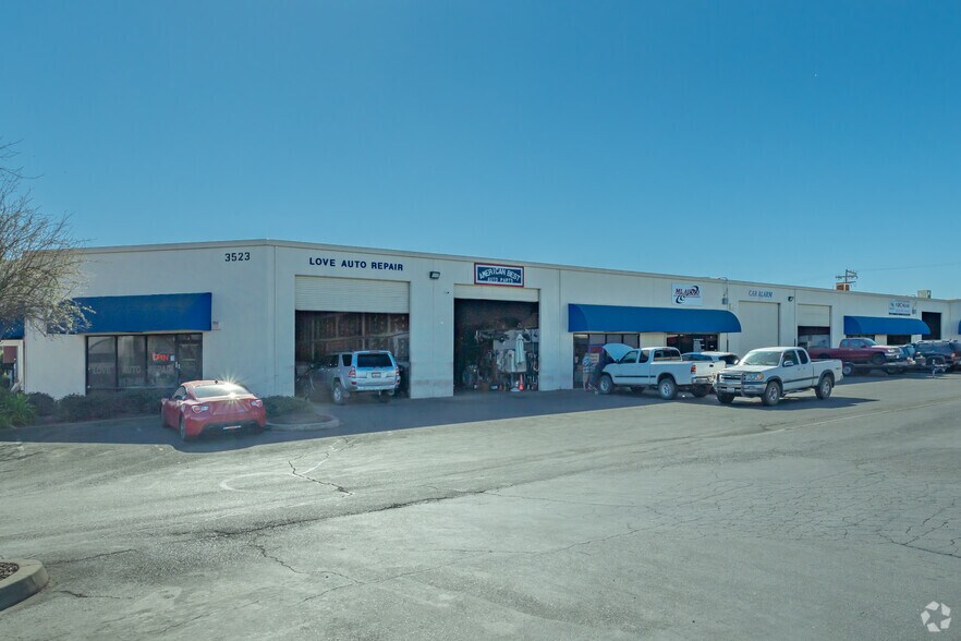 More Photos Of 3523-3537 Kiessig Ave, Sacramento Warehouse For Lease