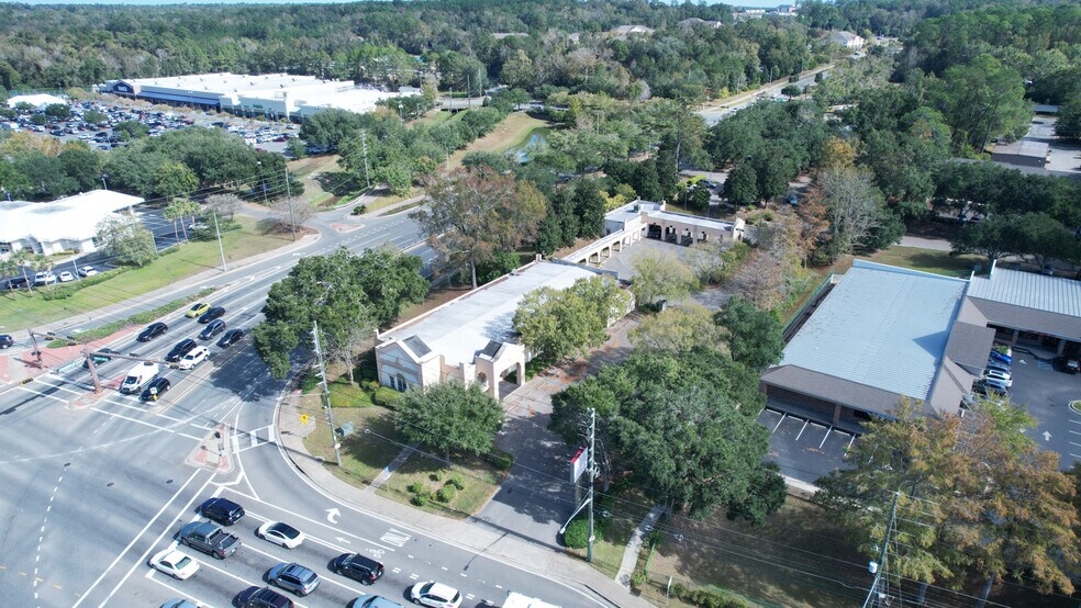 More Photos Of 1997 Capital Cir NE, Tallahassee Bank For Lease