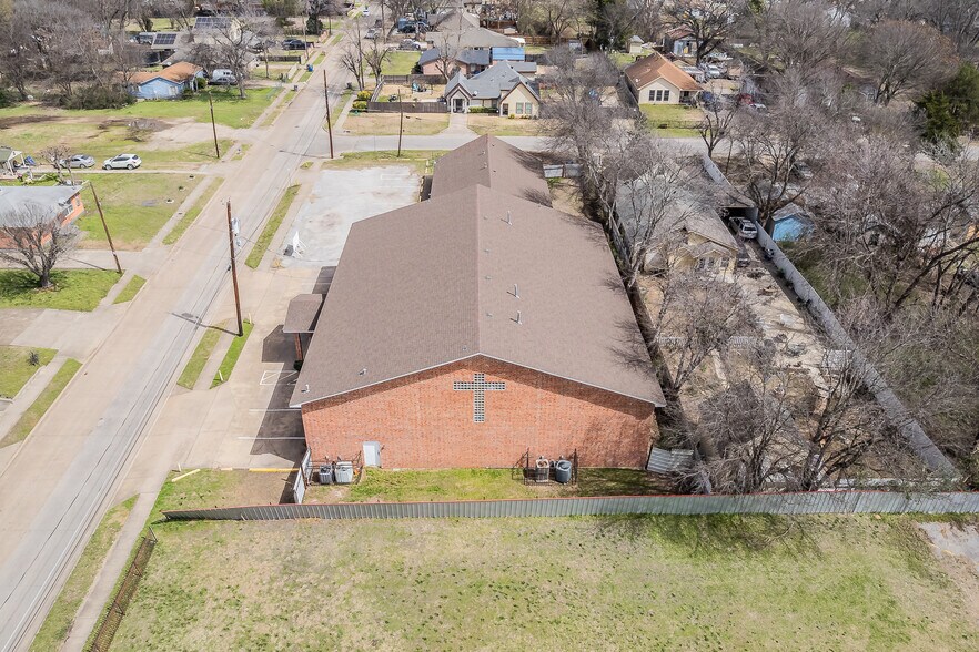 More Photos Of 5007 Ivy Ln, Dallas Specialty For Sale